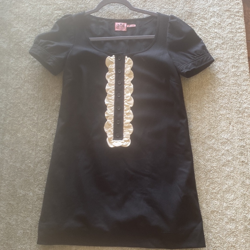 Juicy Couture B&W Tuxedo Ruffle Front Dress. Size 2